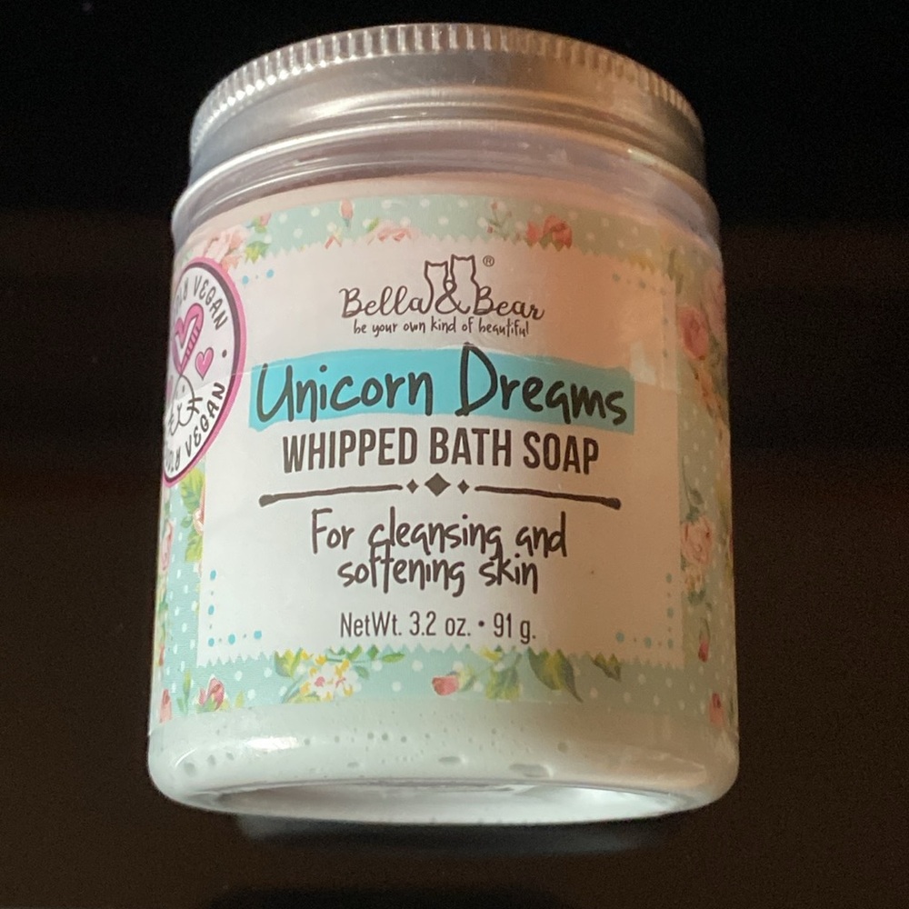 Bella & Bear Unicorn Dreams Whipped Bath Soap Size 3.2 oz